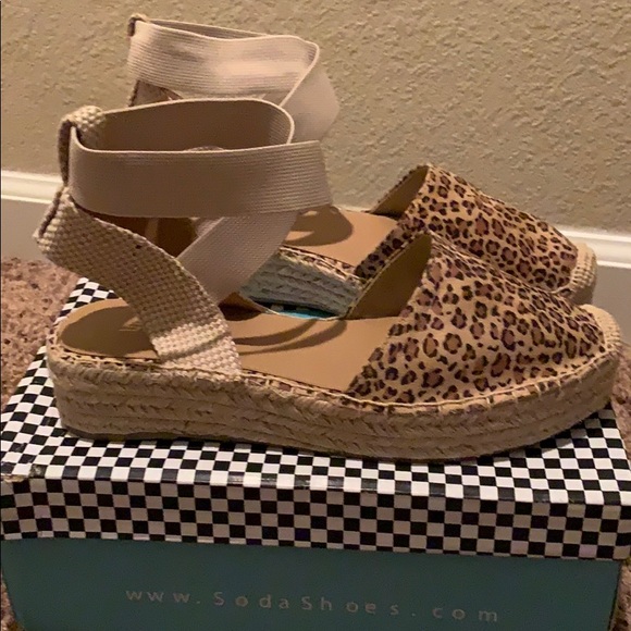 Soda Shoes - Soda Espadrille Size 10 closed toe platform sandal